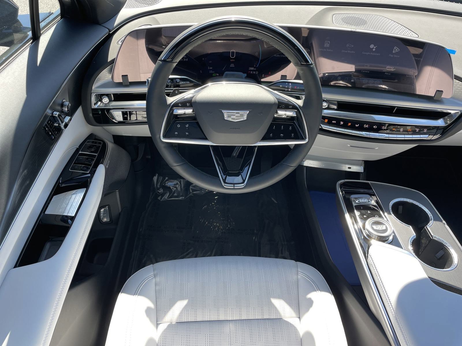 New 2025 Cadillac Lyriq Luxury image 19