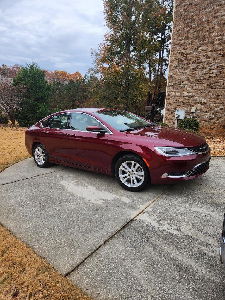 Used 2017 Chrysler 200 Limited Platinum image 3