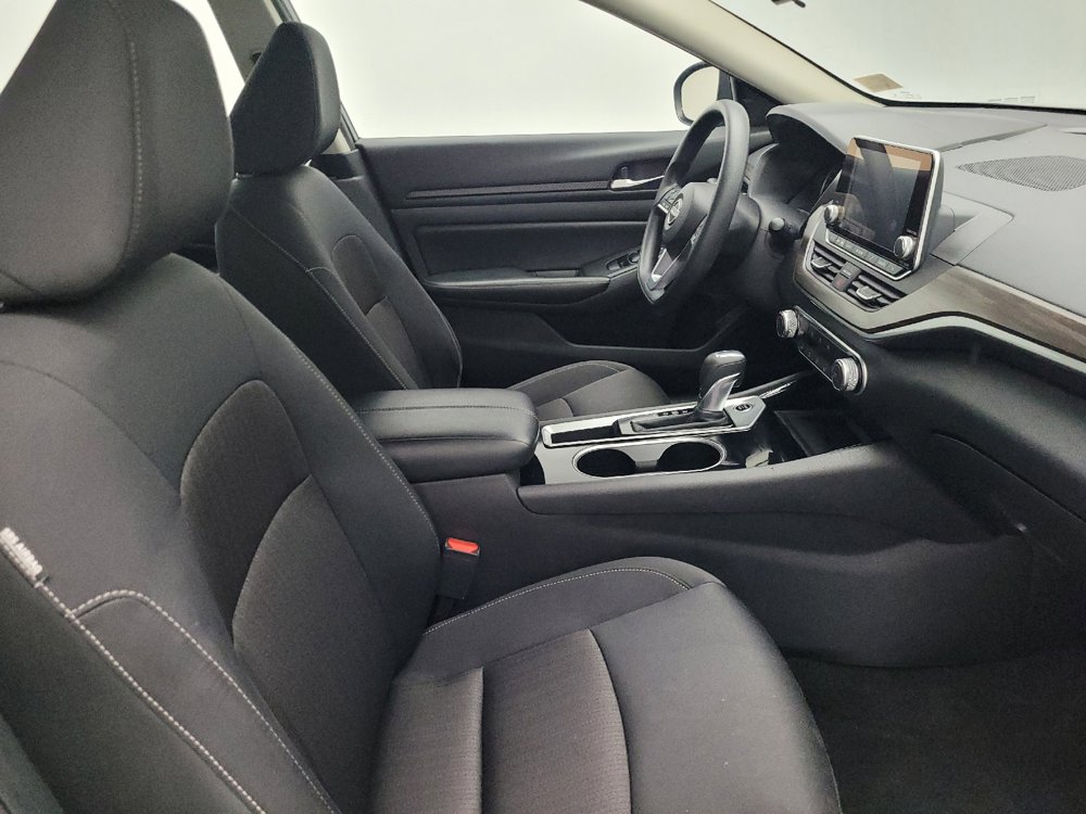 Used 2024 Nissan Altima 2.5 SV image 21