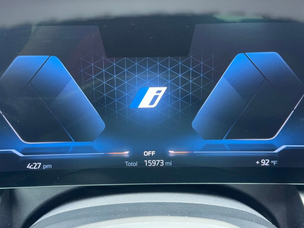 Used 2024 BMW i5 eDrive40i image 21