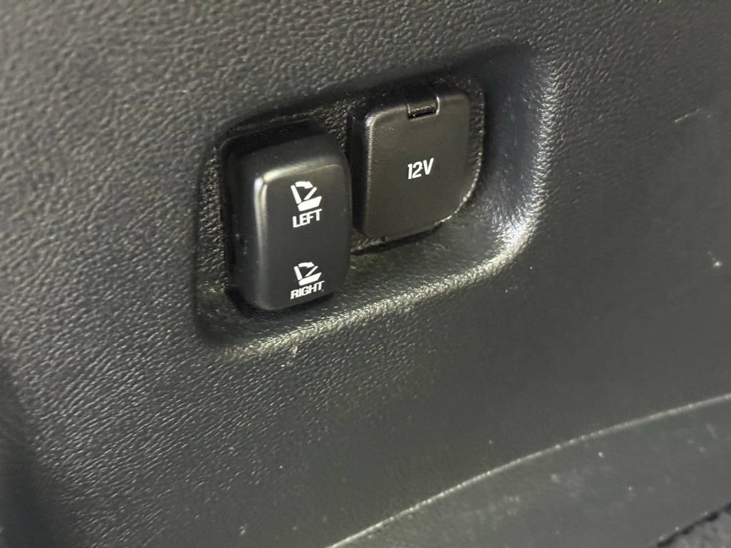 Used 2017 Ford Edge Titanium w/ Equipment Group 301A AWD/4WD image 4