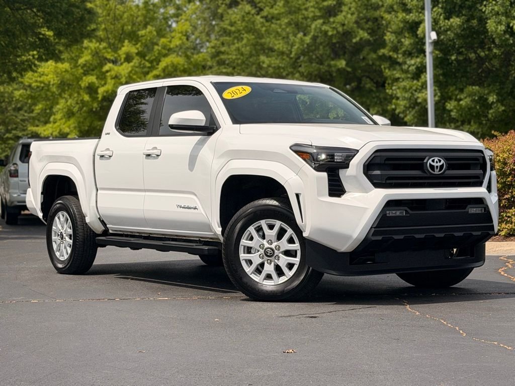 Used 2024 Toyota Tacoma SR5 RWD image 2