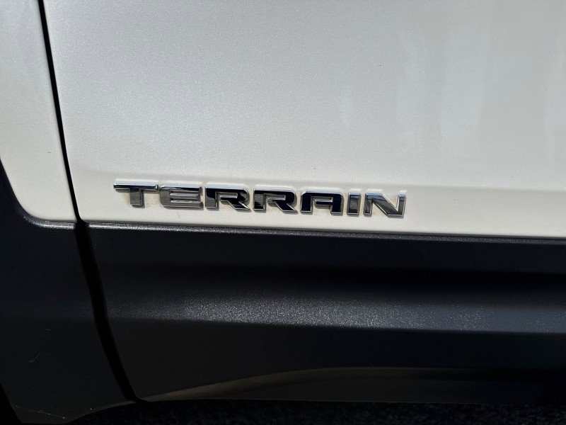 Used 2021 GMC Terrain SLT image 39