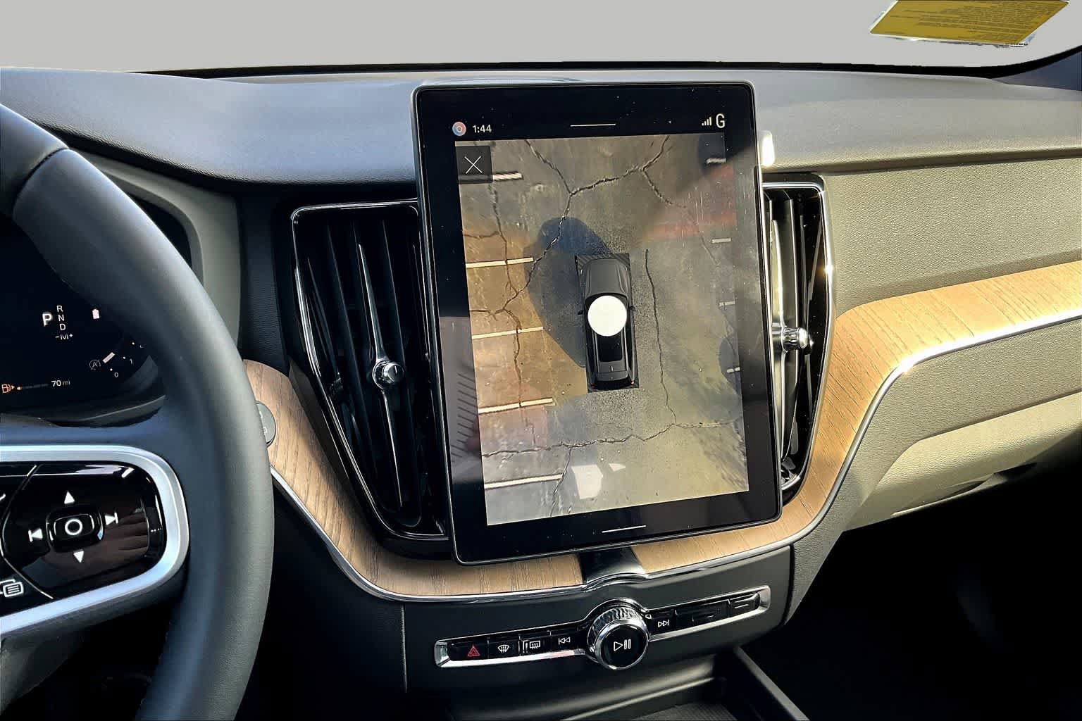 New 2026 Volvo XC60 B5 Plus w/ Protection Package Premier AWD/4WD image 8