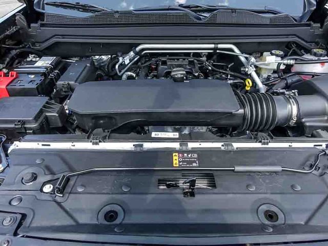 New 2026 Chevrolet Colorado ZR2 w/ Technology Package AWD/4WD image 10