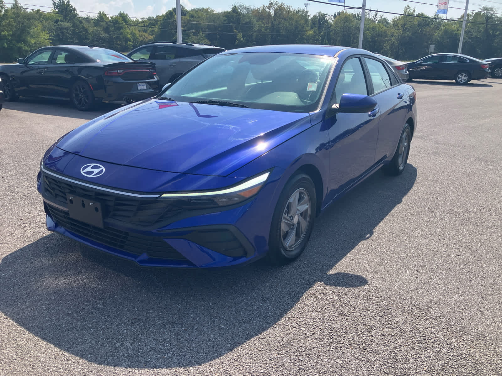 Used 2024 Hyundai Elantra SE FWD image 3