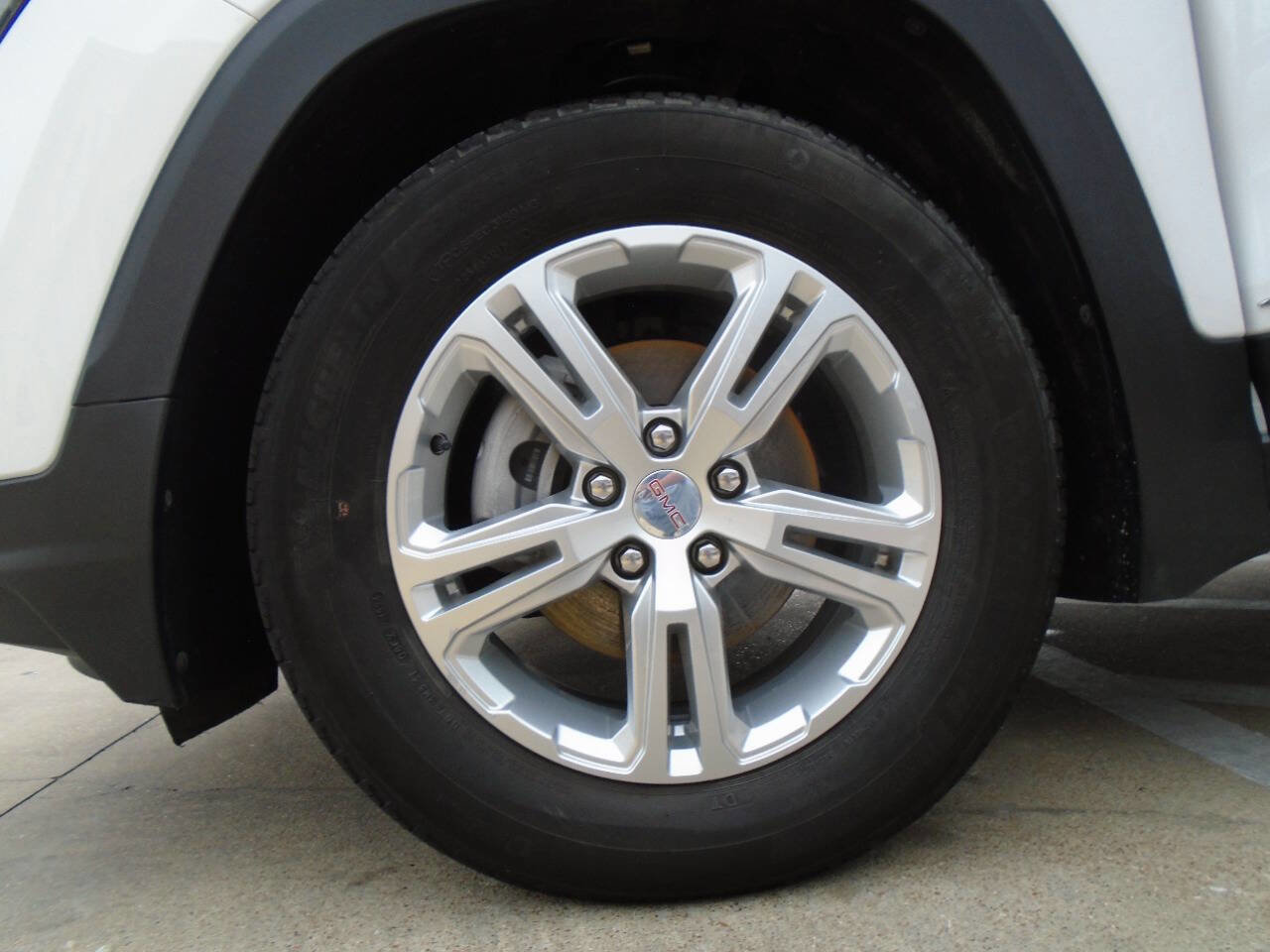 Used 2024 GMC Terrain SLE FWD image 27