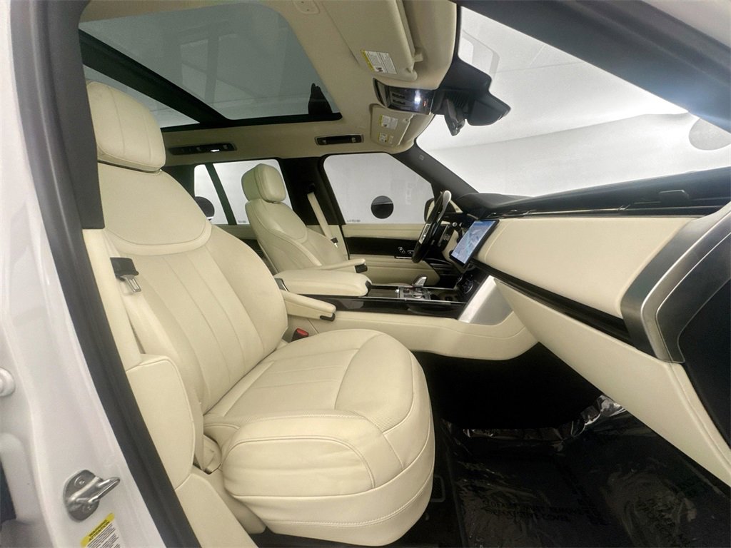 Used 2023 Land Rover Range Rover SE image 28