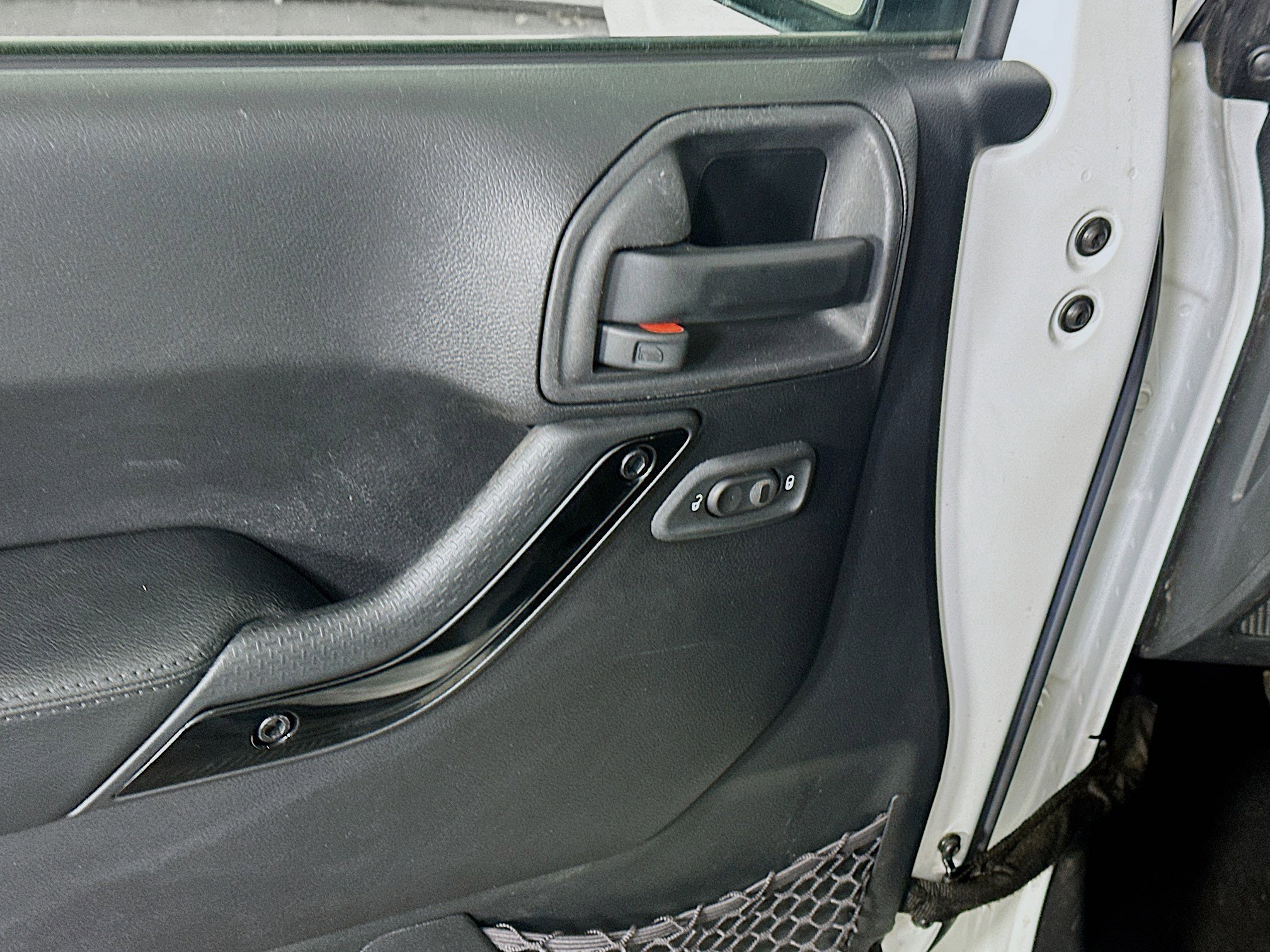 Used 2015 Jeep Wrangler Altitude image 15