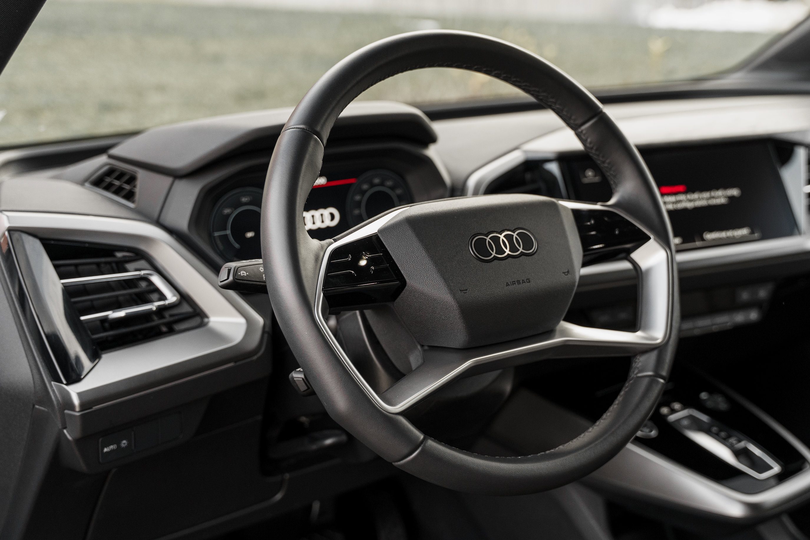 Used 2024 Audi Q4 e-tron Premium image 10