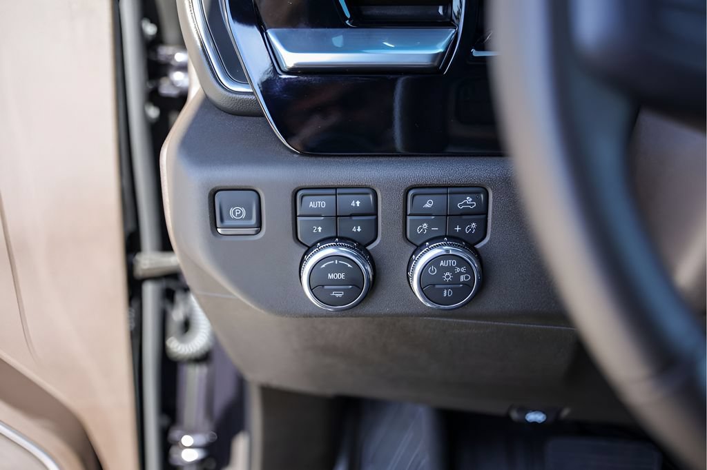 Used 2026 GMC Sierra 3500 SLT w/ Texas SLT Premium Package AWD/4WD image 18