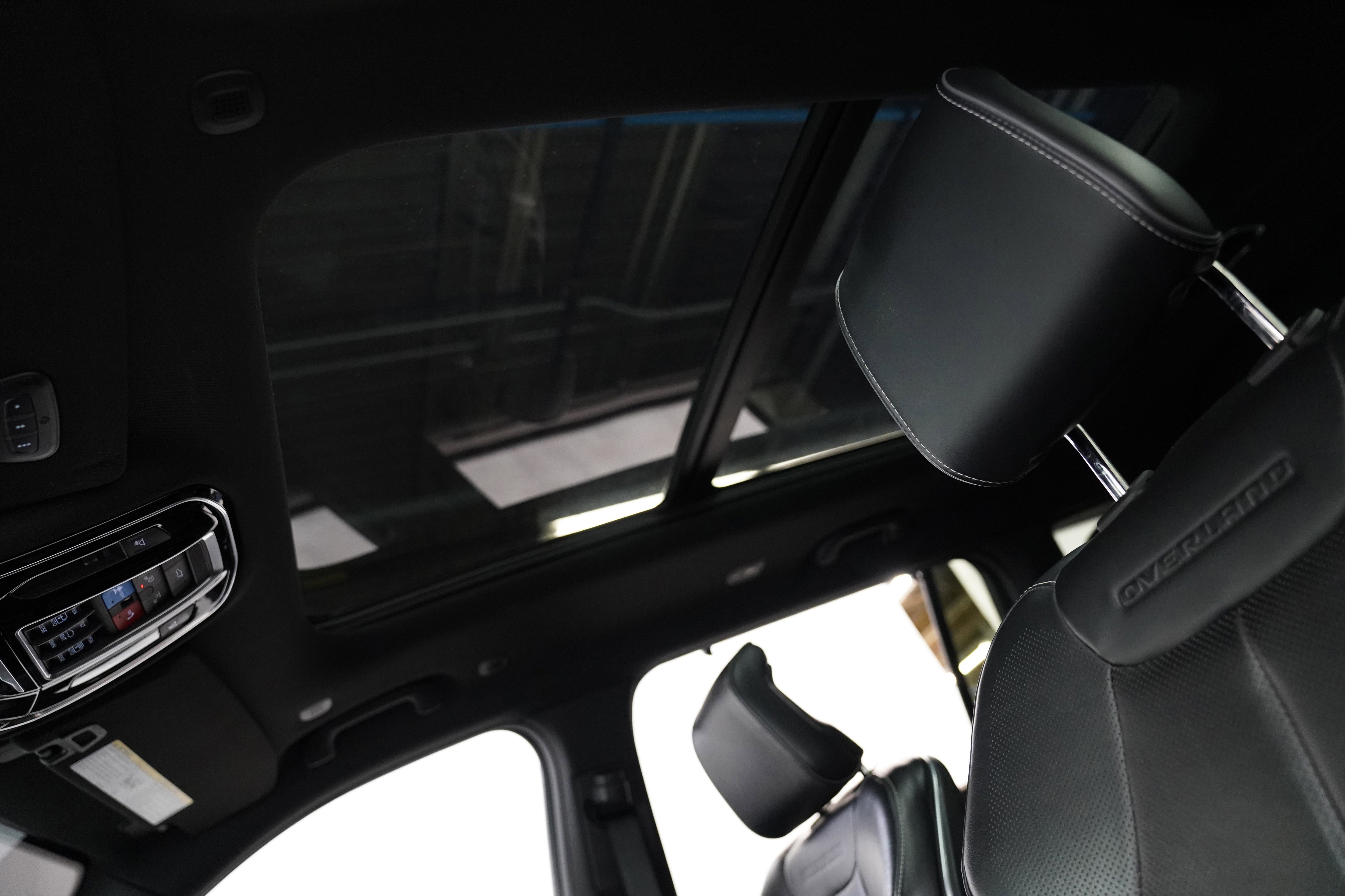 Used 2021 Jeep Grand Cherokee L Overland w/ Advanced Protech Group III image 31