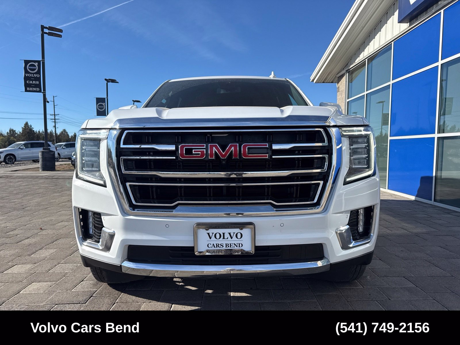 Used 2023 GMC Yukon SLT w/ SLT Premium Package AWD/4WD image 3