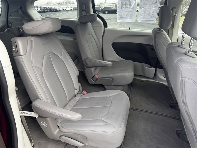 Certified 2021 Chrysler Pacifica Touring image 13
