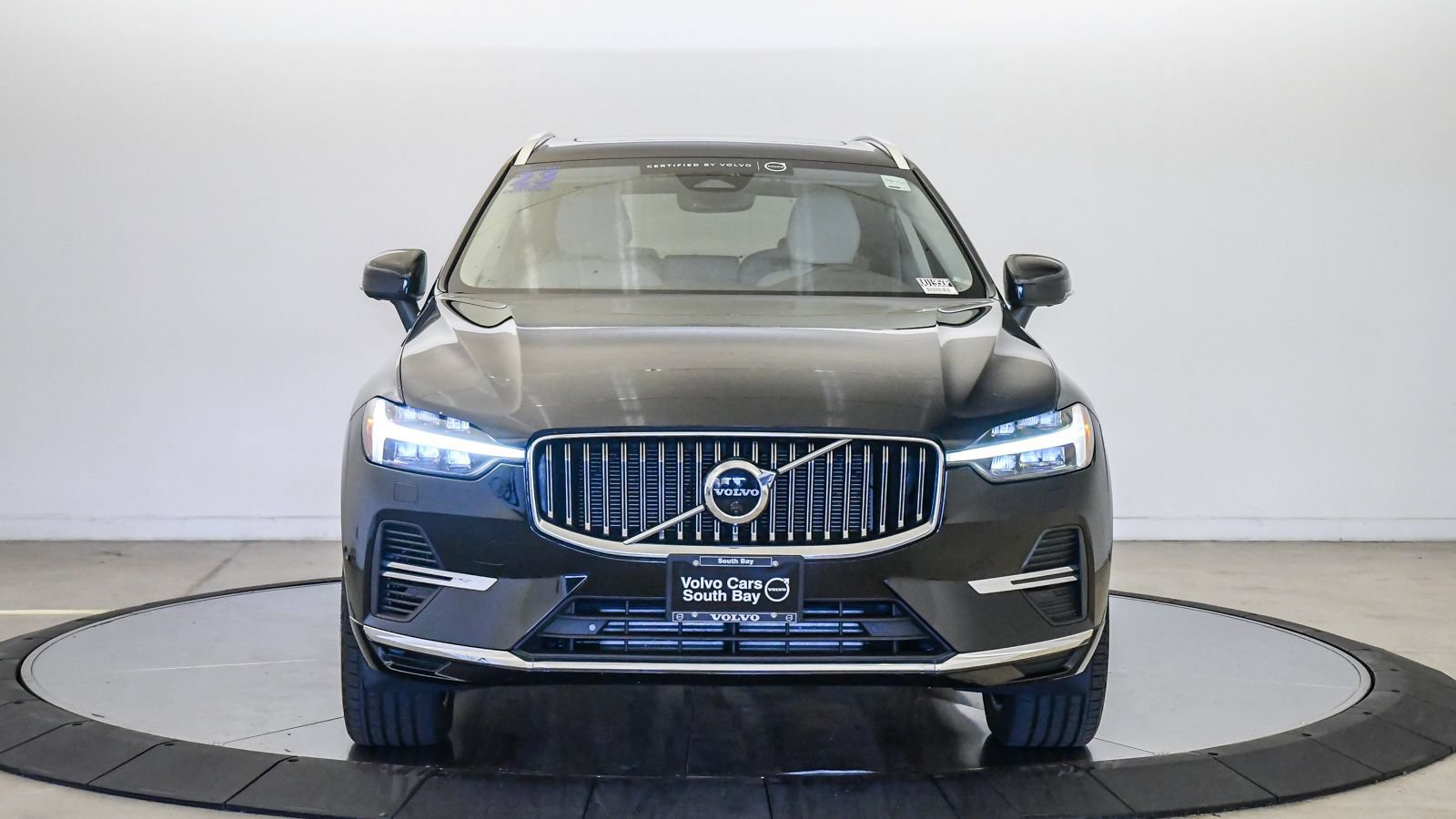 Certified 2023 Volvo XC60 T8 Plus w/ Protection Package Premier AWD/4WD image 7