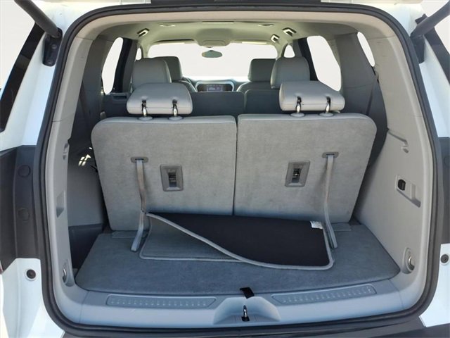 Used 2023 GMC Acadia SLT image 32