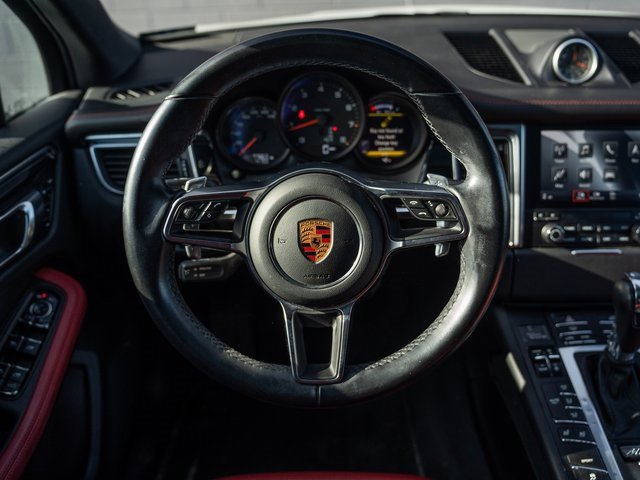 Certified 2018 Porsche Macan image 22