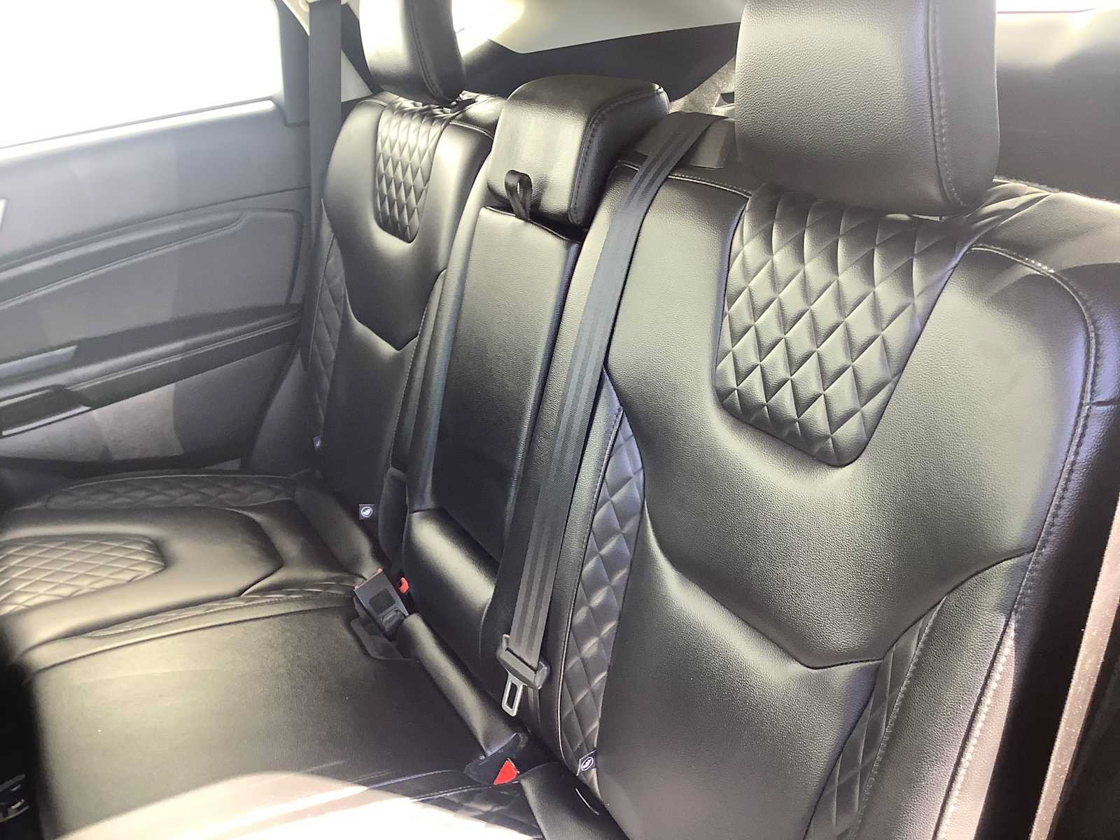 Used 2024 Ford Edge Titanium AWD/4WD image 13