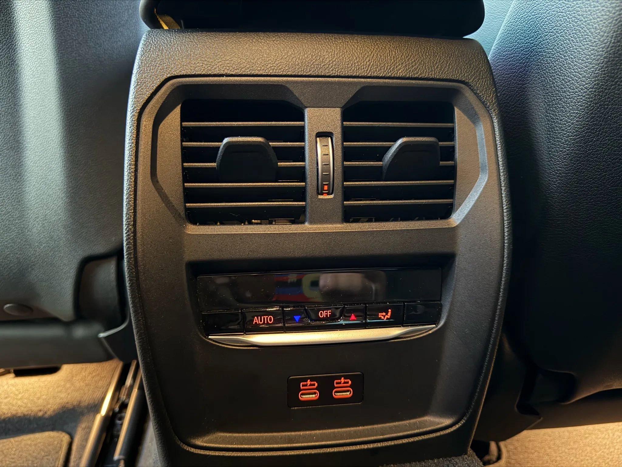 Used 2021 BMW M4 Competition w/ M Carbon Exterior Package image 32