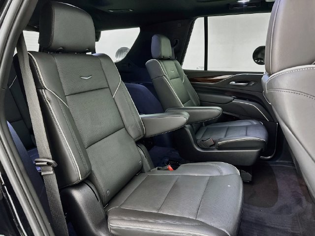 Used 2023 Cadillac Escalade Premium Luxury w/ Performance Package AWD/4WD image 29
