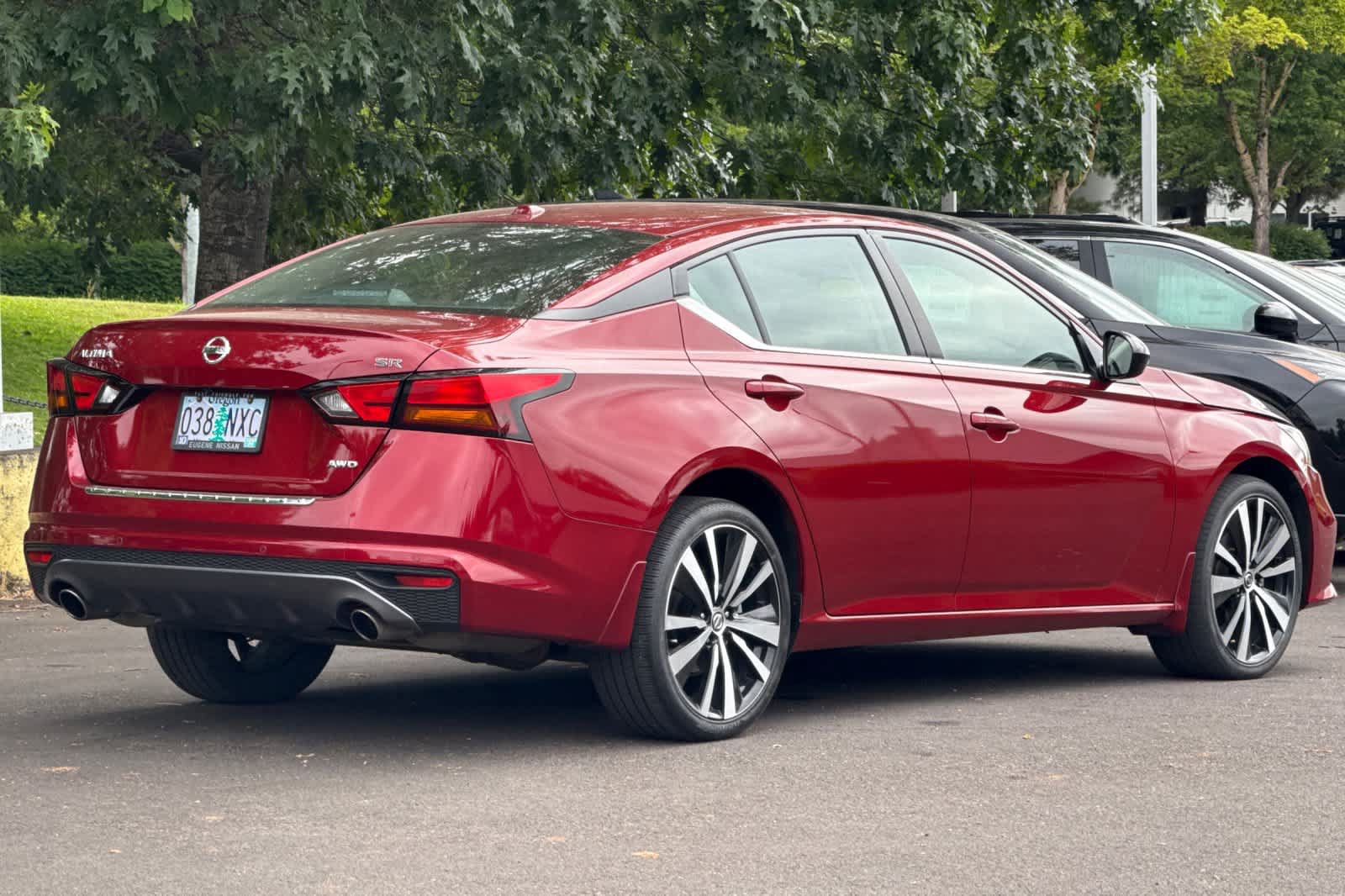 Used 2022 Nissan Altima 2.5 SR AWD/4WD image 2