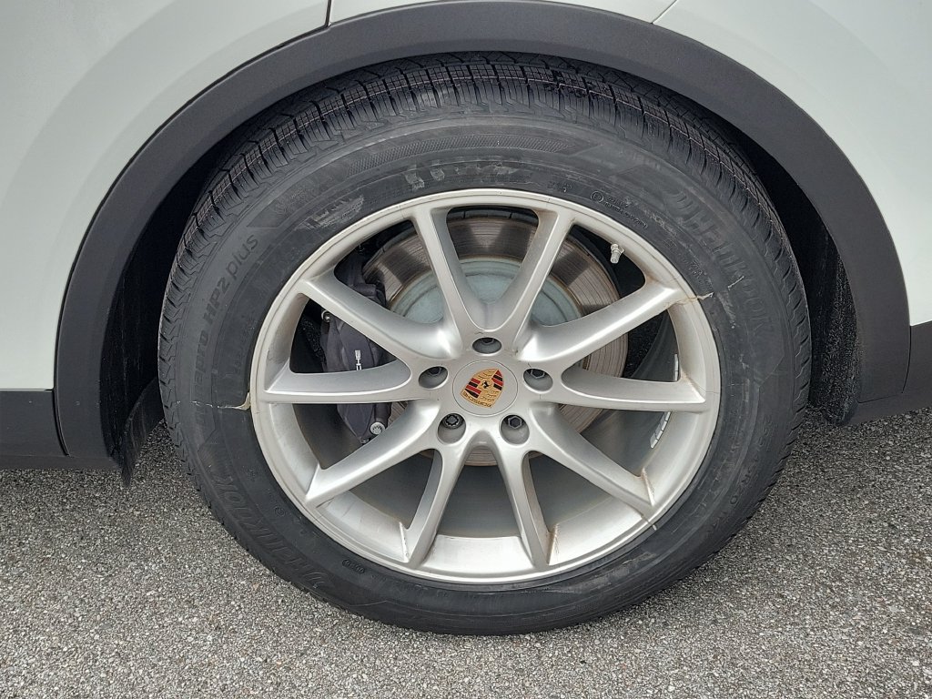 Certified 2026 Porsche Cayenne AWD/4WD image 11