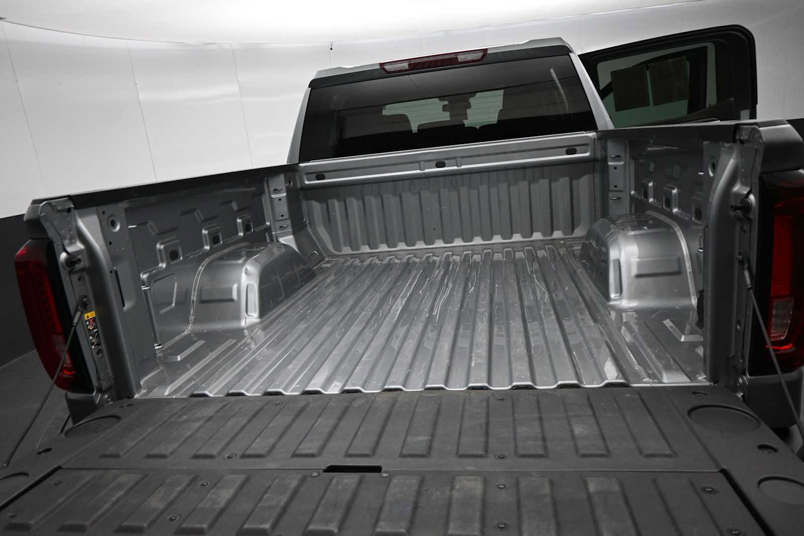 Used 2026 GMC Sierra 1500 SLT AWD/4WD image 15