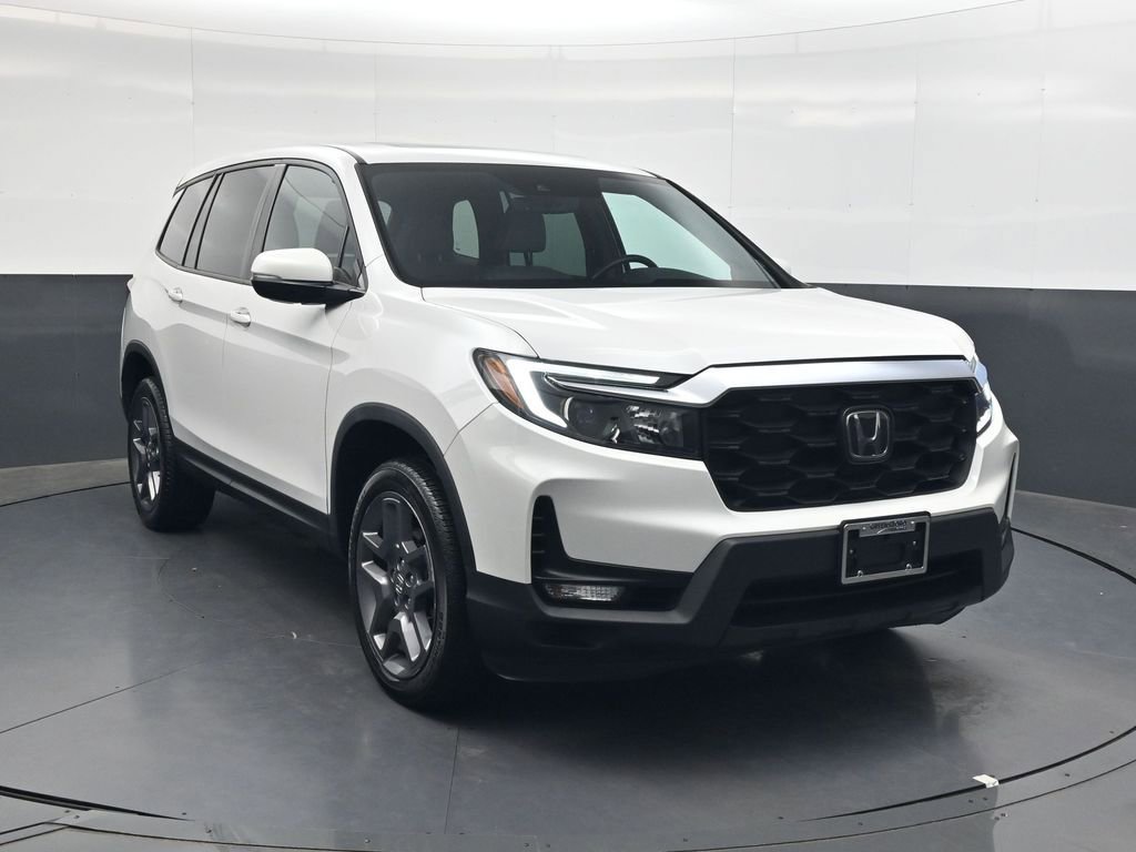 Used 2023 Honda Passport EX-L image 2