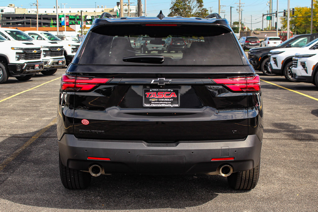 Used 2023 Chevrolet Traverse LT FWD image 8