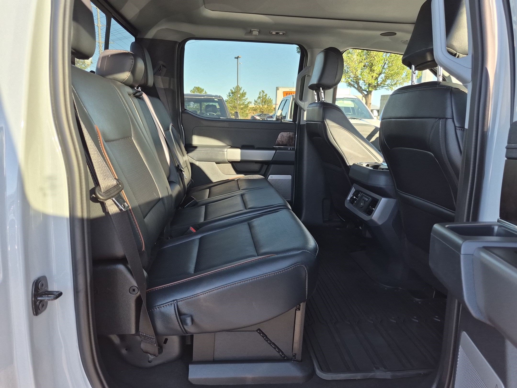 Used 2026 Ford F350 Lariat w/ Black Appearance Package AWD/4WD image 34