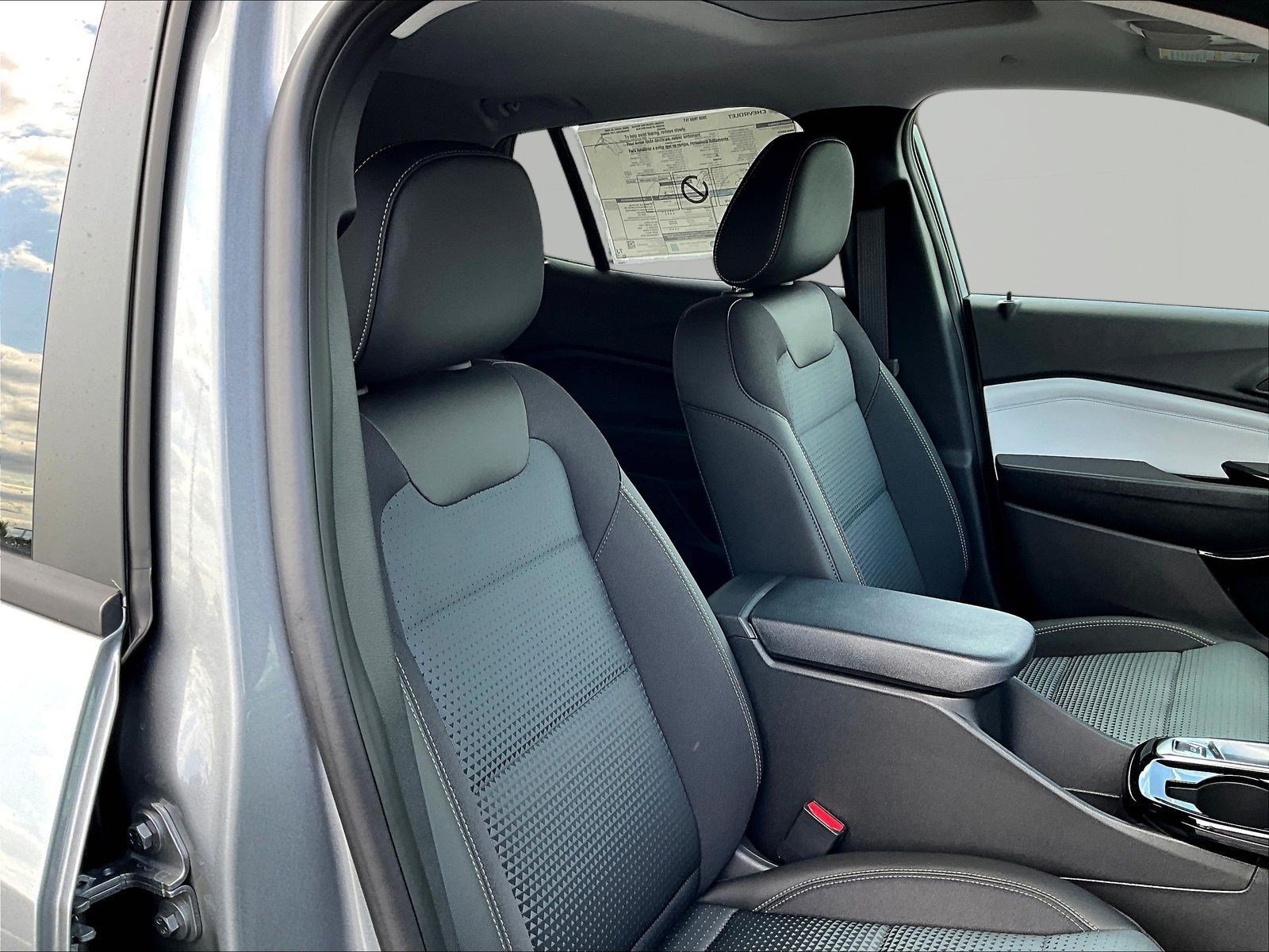 New 2026 Chevrolet Trax LT w/ Sunroof Package FWD image 19