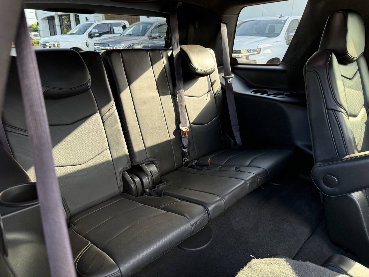 Used 2017 Cadillac Escalade Platinum AWD/4WD image 18