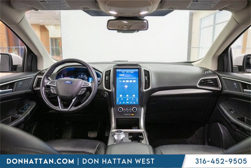 Used 2023 Ford Edge SEL image 3