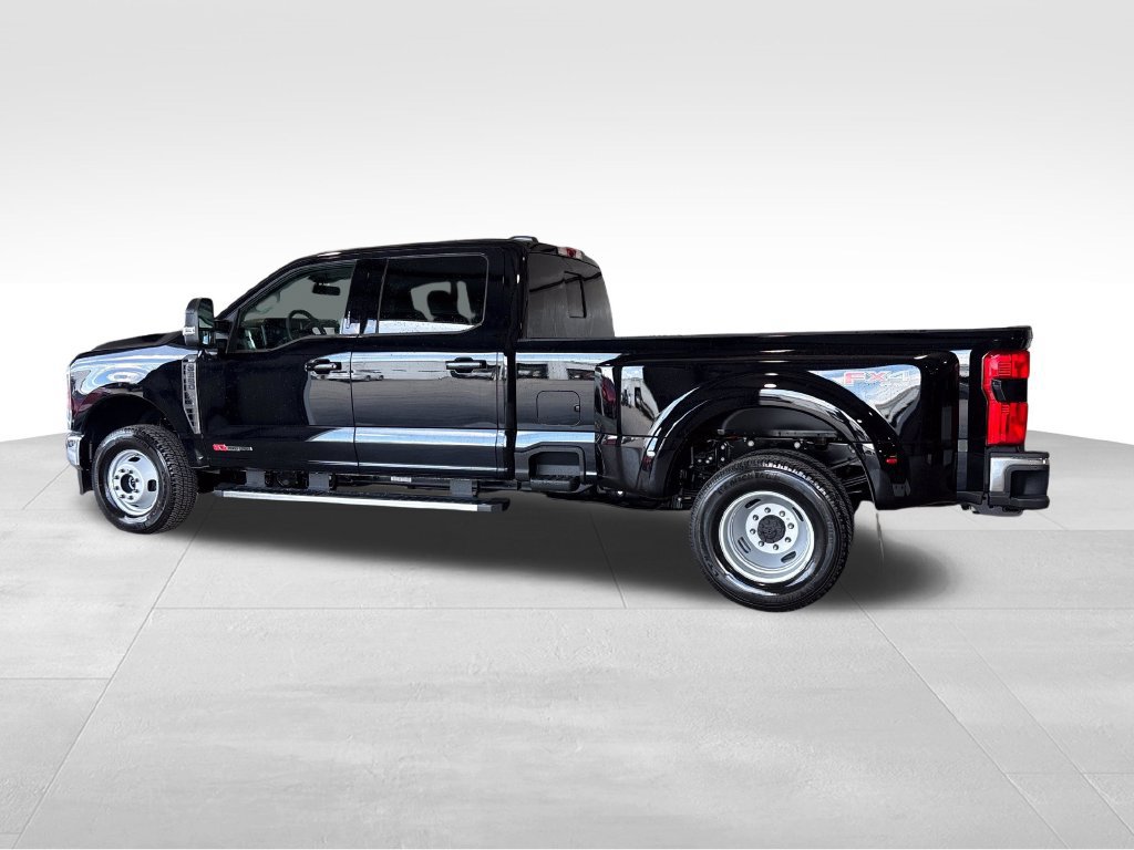 New 2027 Ford F350 XLT w/ XLT Premium Package AWD/4WD image 2