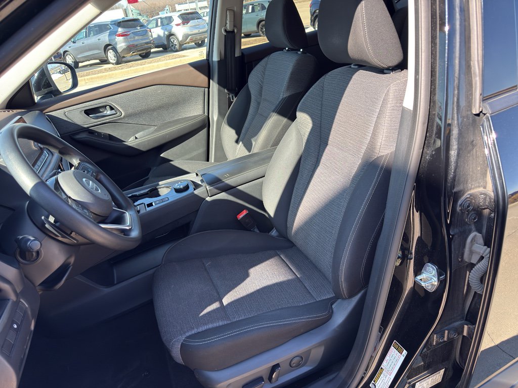 Used 2021 Nissan Rogue SV AWD/4WD image 10