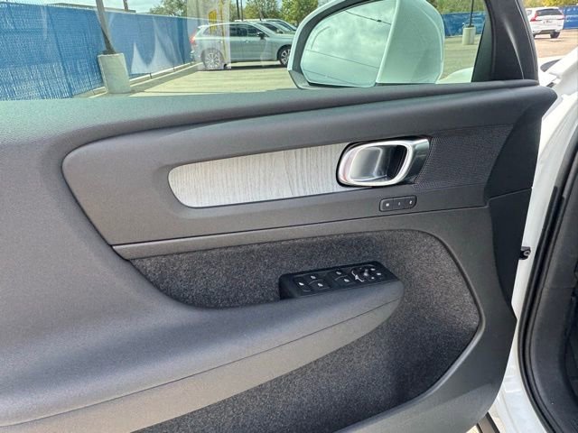 New 2025 Volvo XC40 B5 Core w/ Protection Package image 11
