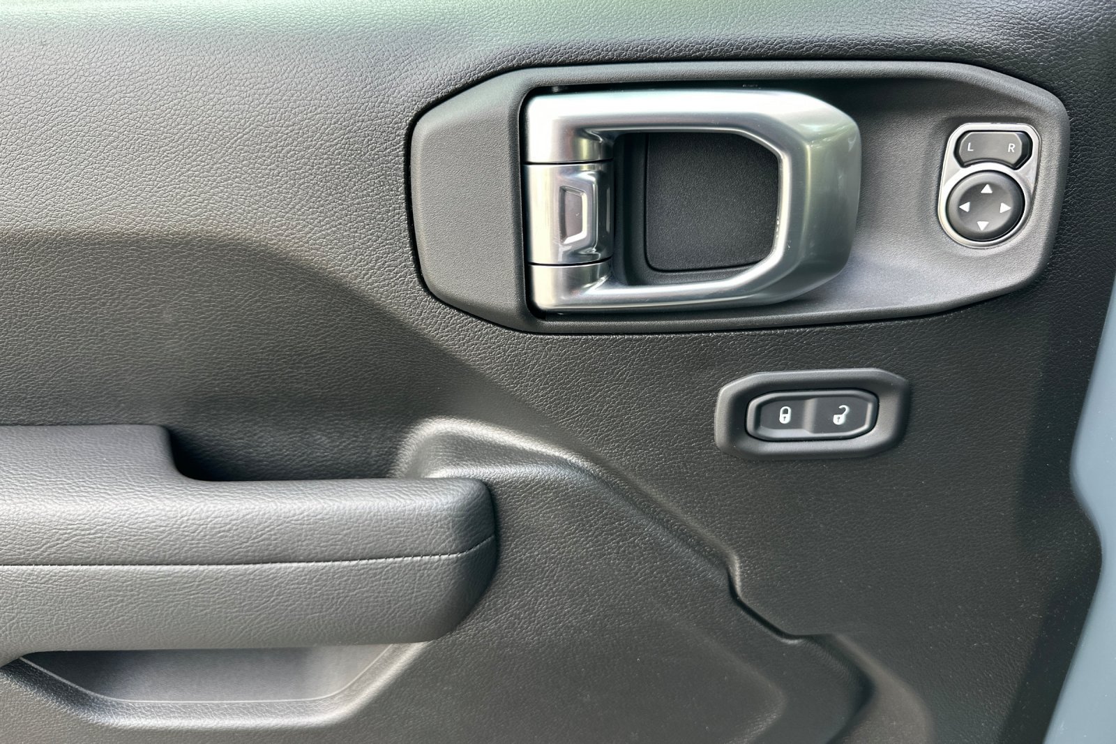 New 2026 Jeep Wrangler Sport AWD/4WD image 10