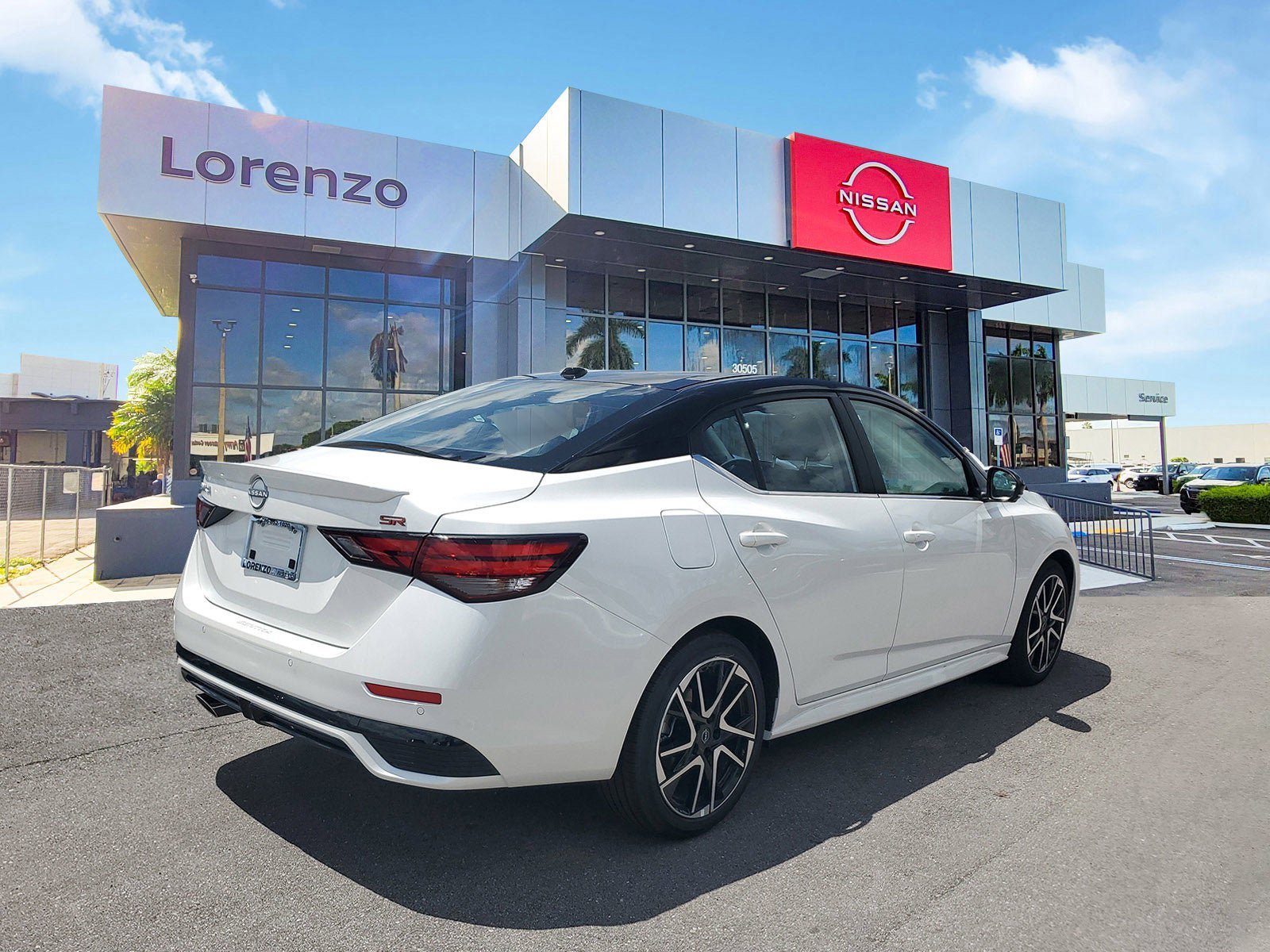 New 2025 Nissan Sentra SR w/ SR Premium Package FWD image 4