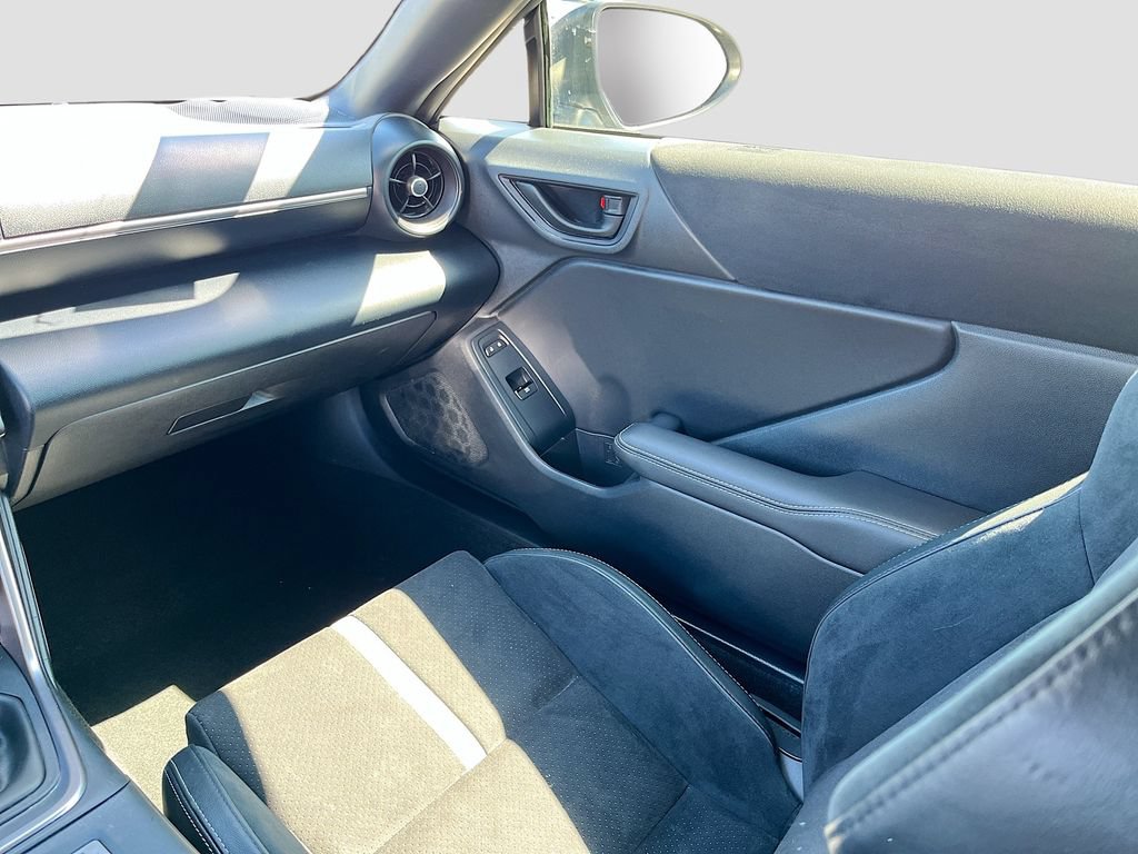 Used 2025 Toyota GR86 Premium RWD image 23