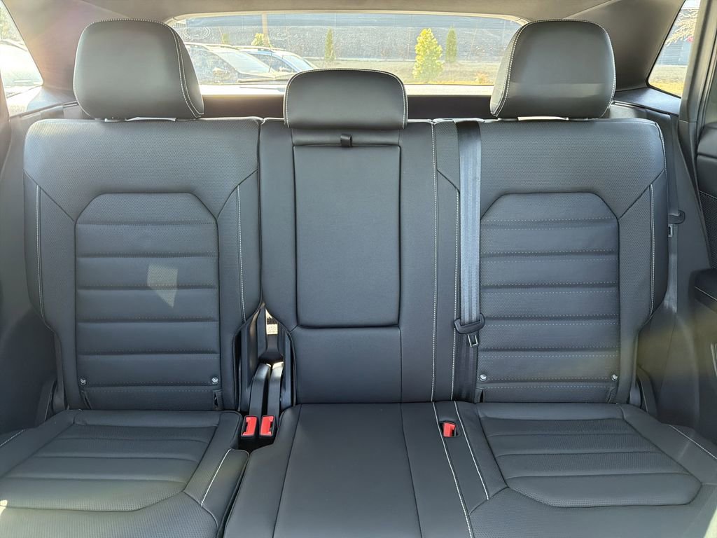 New 2026 Volkswagen Atlas Cross Sport SEL R-Line image 31