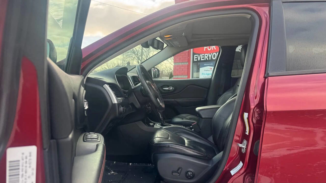 Used 2014 Jeep Cherokee Trailhawk w/ Comfort/Convenience Group AWD/4WD image 14