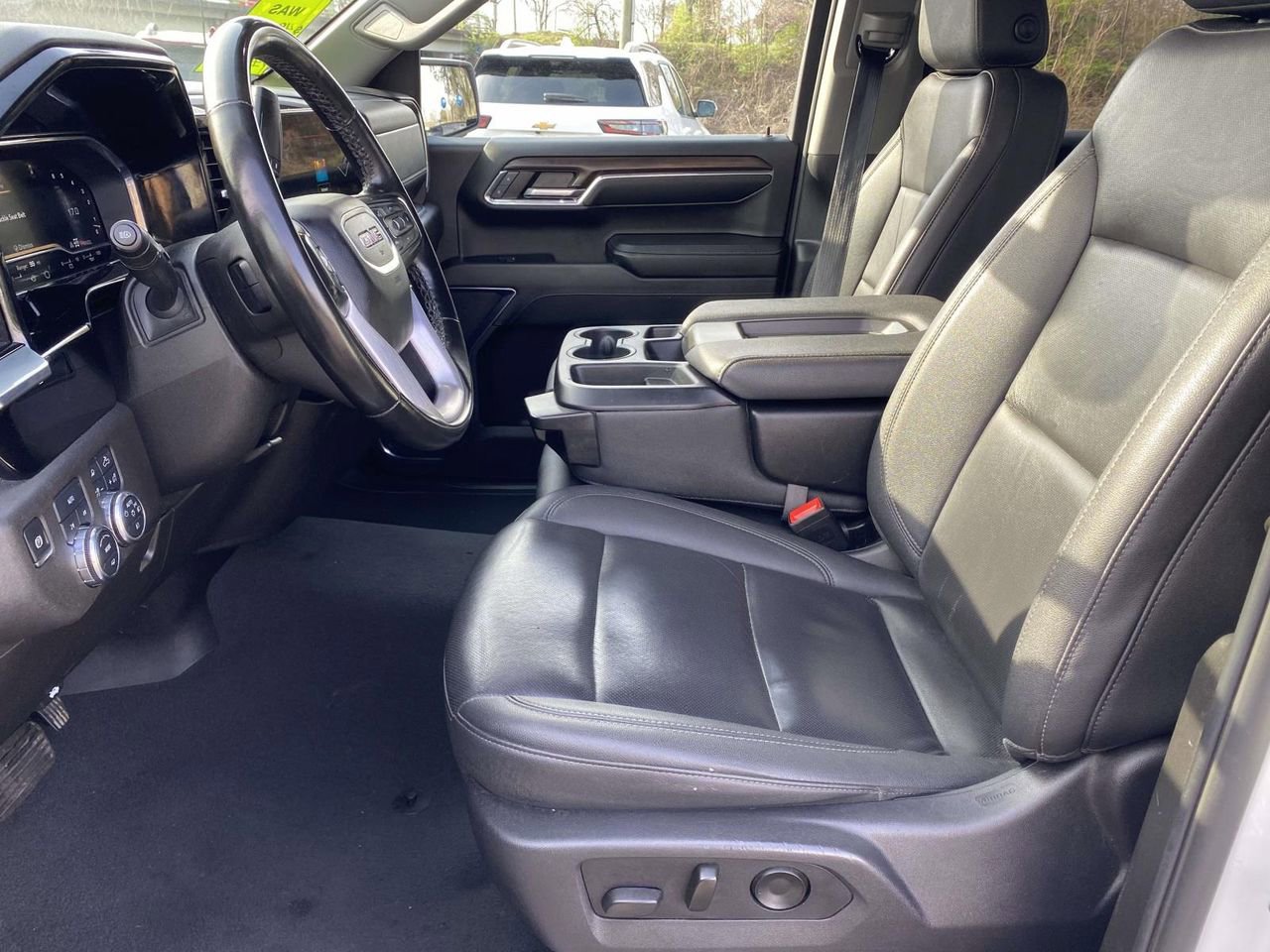 Used 2024 GMC Sierra 1500 SLT image 14