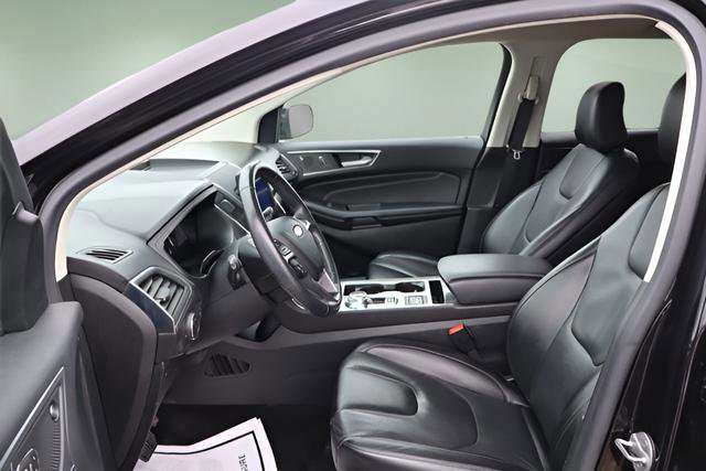 Used 2022 Ford Edge Titanium image 15