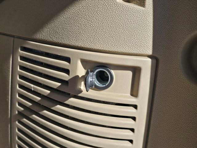 Used 2013 GMC Yukon XL Denali image 31