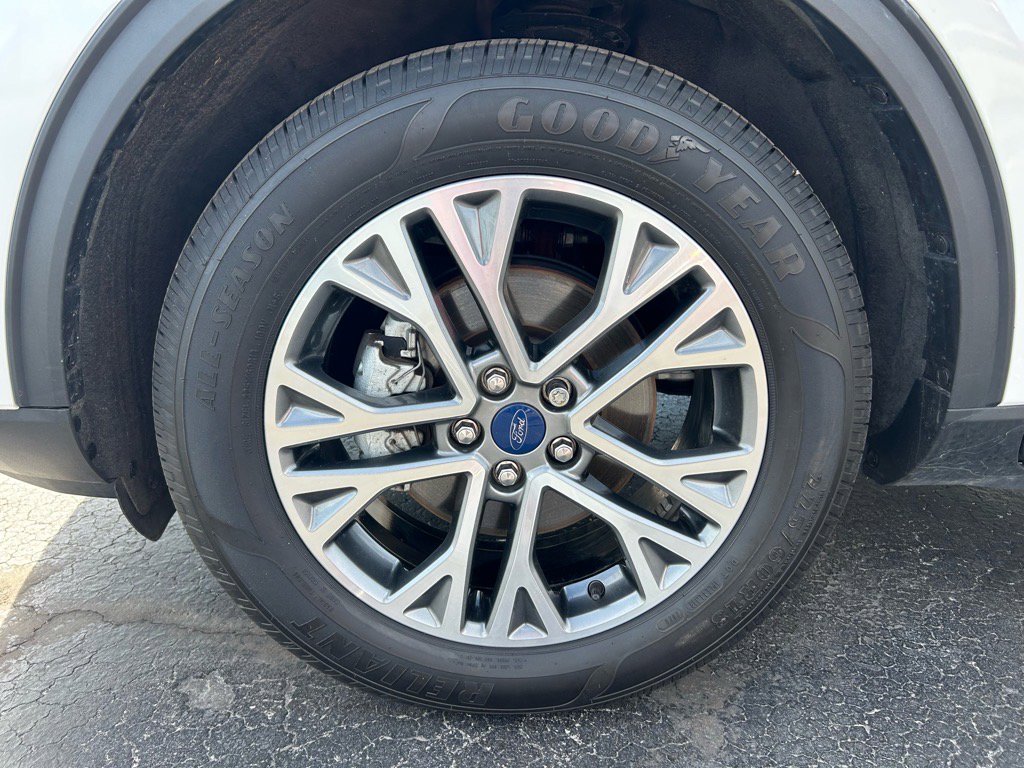 Used 2022 Ford Escape SEL image 12