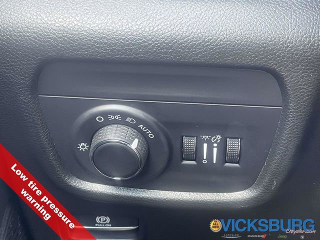 New 2025 Jeep Grand Cherokee Laredo w/ Luxury Tech Group I image 6