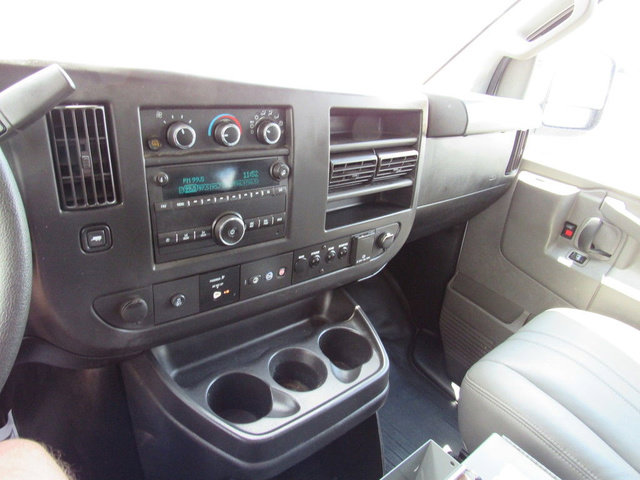 Used 2018 Chevrolet Express 2500 w/ Driver Convenience Package RWD image 32