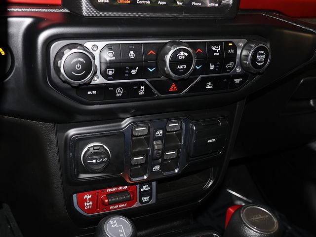 Used 2023 Jeep Gladiator Rubicon w/ Cold Weather Group AWD/4WD image 24