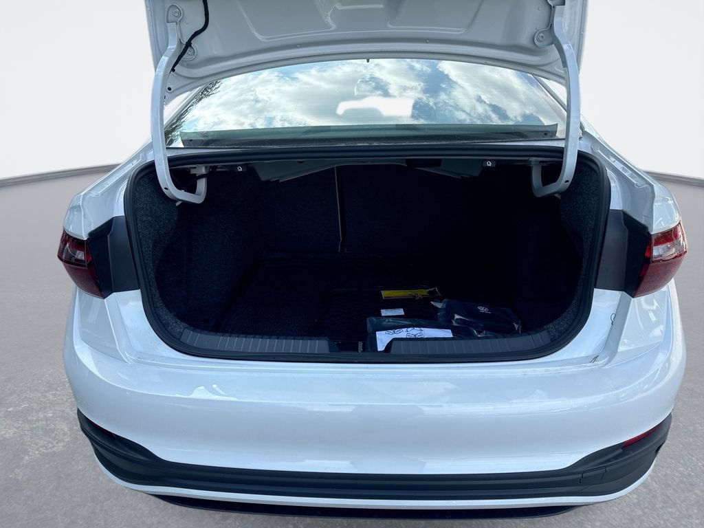 New 2026 Volkswagen Jetta SE FWD image 21