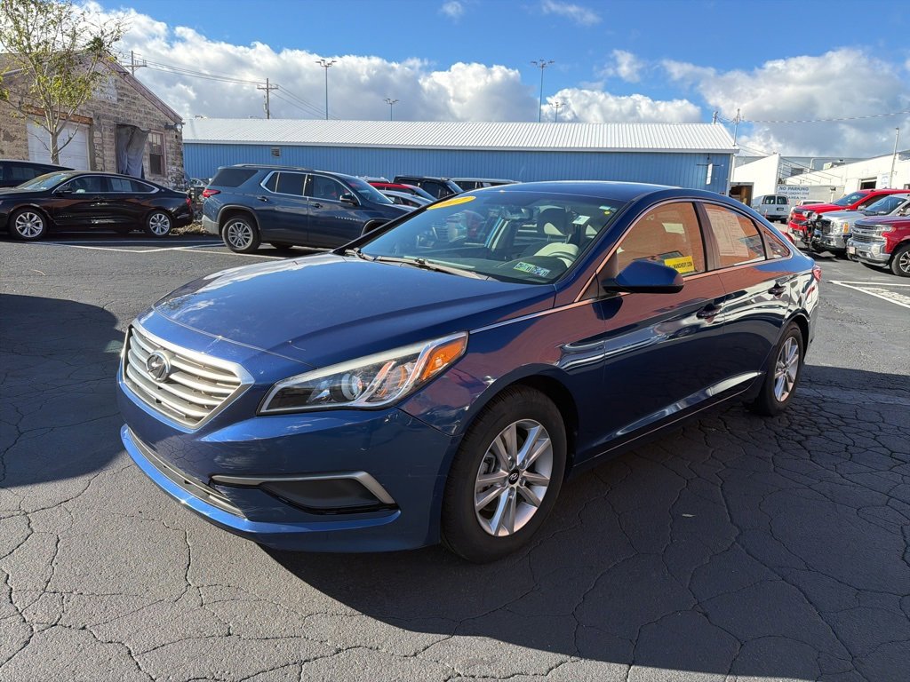 Used 2017 Hyundai Sonata SE image 3